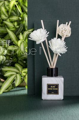 融合香熏、摄影与半月里文化的饮食辅助用品创新设计